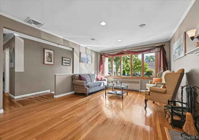 Photo 4 of Single family home for sale at 4 Lincoln St, Hempstead, NY 11530 | MLS# 1059555 | Listing updated on 2026-10-21