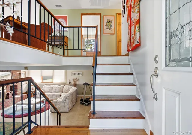 Photo 3 of Single family home for sale at 1 High Hl, Setauket, NY 11733 | MLS# 1059556 | Listing updated on 2026-10-09