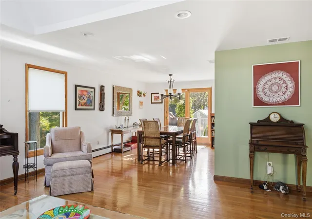 Photo 4 of Single family home for sale at 1 High Hl, Setauket, NY 11733 | MLS# 1059556 | Listing updated on 2026-10-09