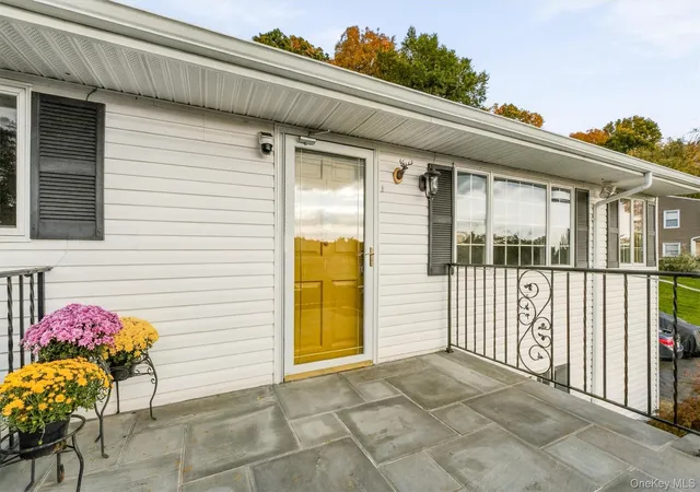 Photo 4 of Single family home for sale at 43 Lakeview Rd, Carmel, NY 10512 | MLS# 1059561 | Listing updated on 2026-10-25