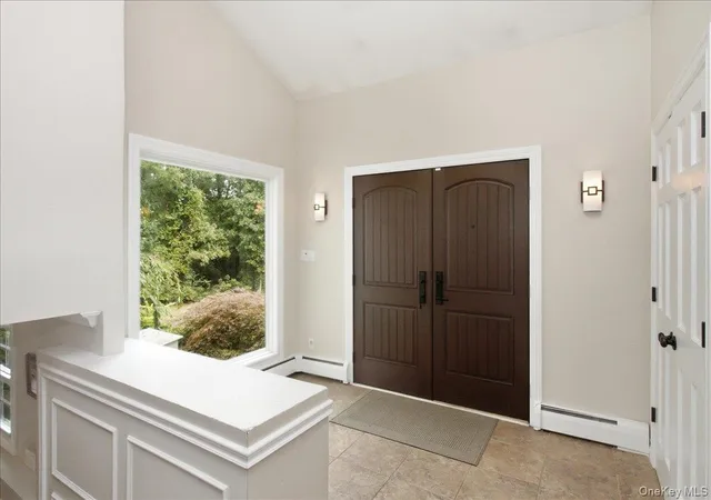 Photo 3 of Single family home for sale at 20 Beaumont Dr, Huntington, NY 11747 | MLS# 1059572 | Listing updated on 2026-10-08