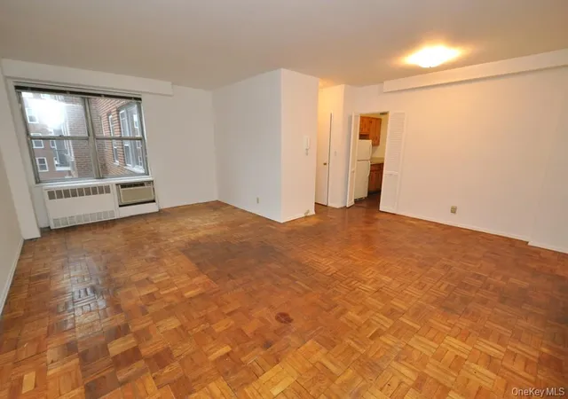 Photo 4 of House for sale at 281 Garth Rd #B4D, Scarsdale, NY 10583 | MLS# 1059579 | Listing updated on 2026-10-09