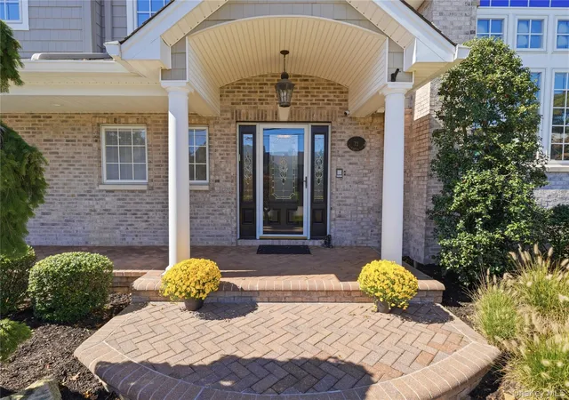 Photo 3 of Single family home for sale at 72 Wenwood Dr, Oyster Bay, NY 11762 | MLS# 1059580 | Listing updated on 2026-10-08