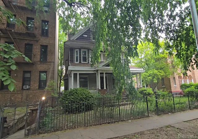 Photo 3 of Single family home for sale at 155 Lincoln Rd, New York, NY 11225 | MLS# 1059590 | Listing updated on 2026-10-08