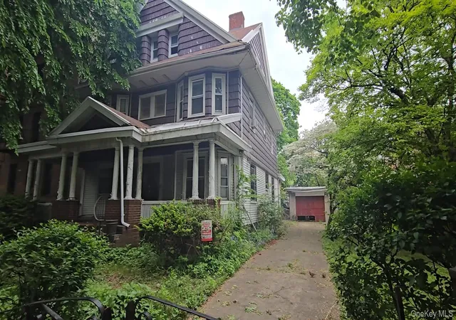 Photo 4 of Single family home for sale at 155 Lincoln Rd, New York, NY 11225 | MLS# 1059590 | Listing updated on 2026-10-08