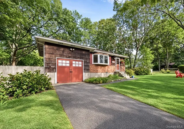 Photo 1 of Single family home for sale at 2 Easterly Rd, Hampton Bays, NY 11946 | MLS# 1059631 | Listing updated on 2026-10-07