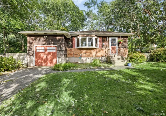 Photo 3 of Single family home for sale at 2 Easterly Rd, Hampton Bays, NY 11946 | MLS# 1059631 | Listing updated on 2026-10-07