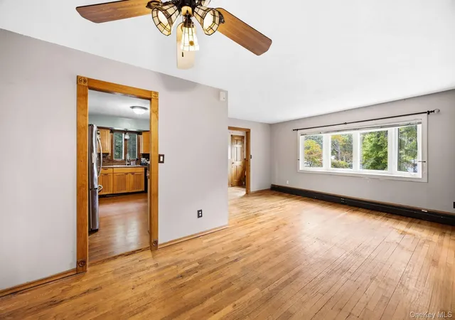Photo 4 of Single family home for sale at 2 Easterly Rd, Hampton Bays, NY 11946 | MLS# 1059631 | Listing updated on 2026-10-07