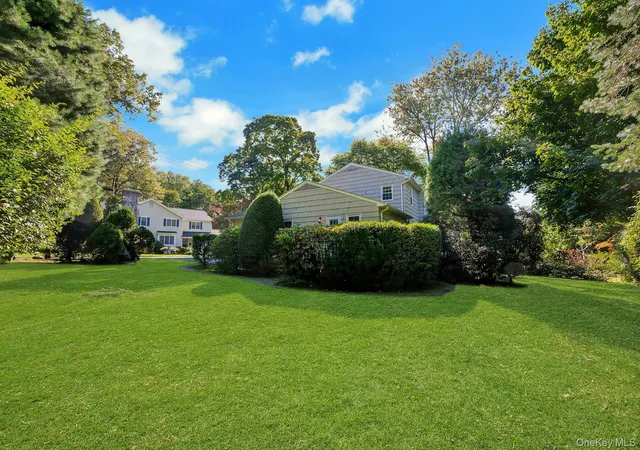 Photo 3 of Single family home for sale at 258 Evandale Rd, Scarsdale, NY 10583 | MLS# 1059668 | Listing updated on 2026-10-08