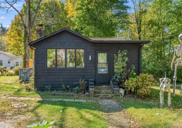 Single family home for sale at 6 Moran Trl, Monroe, NY 10950 | MLS# 1059677
