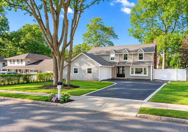 Photo 2 of Single family home for sale at 9 Sussex Ln, Lake Grove, NY 11755 | MLS# 1059693 | Listing updated on 2026-10-07