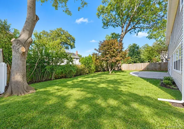 Photo 3 of Single family home for sale at 9 Sussex Ln, Lake Grove, NY 11755 | MLS# 1059693 | Listing updated on 2026-10-08