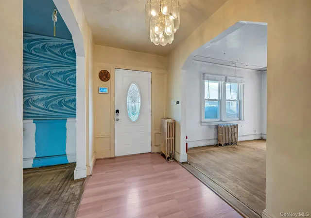Photo 3 of Single family home for sale at 402 Hancock Ave, Mount Vernon, NY 10553 | MLS# 1059711 | Listing updated on 2026-10-08