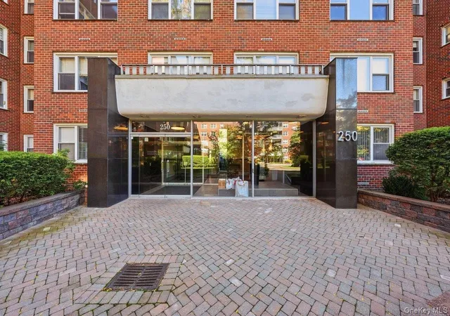 Listing Photo 3 - Condo for sale in building located at 250 Garth Rd, Eastchester, NY 10583 - Unit #5B3