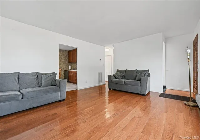 Photo 4 of Single family home for sale at 132 Commonwealth Dr, Babylon, NY 11798 | MLS# 1059731 | Listing updated on 2026-10-08