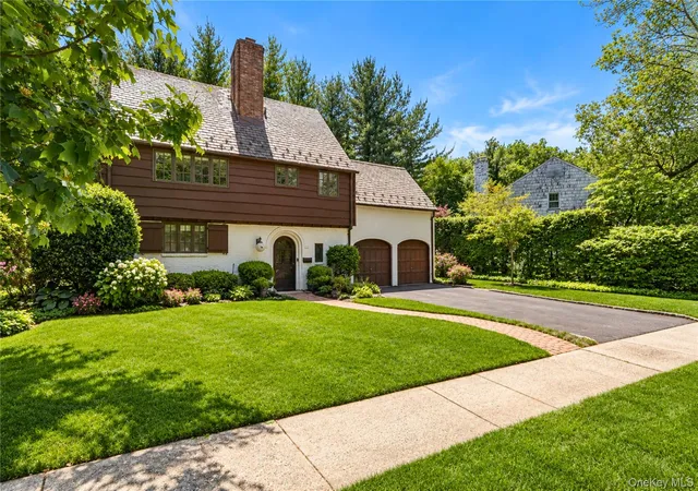 Single family home for sale at 34 Wensley Dr, North Hempstead, NY 11021 | MLS# 1059746