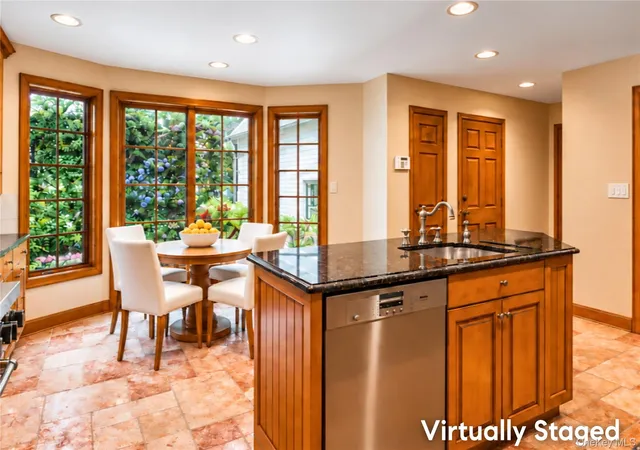 Photo 4 of Single family home for sale at 34 Wensley Dr, North Hempstead, NY 11021 | MLS# 1059746 | Listing updated on 2026-10-08