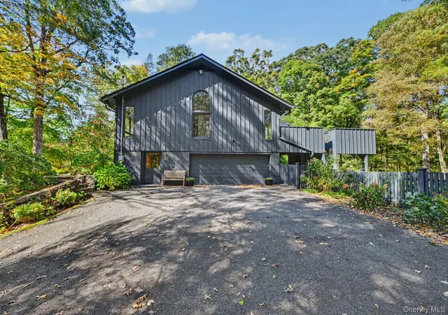 Photo 1 of Single family home for sale at 29 Hoyt St, Lewisboro, NY 10590 | MLS# 1059751 | Listing updated on 2026-10-25