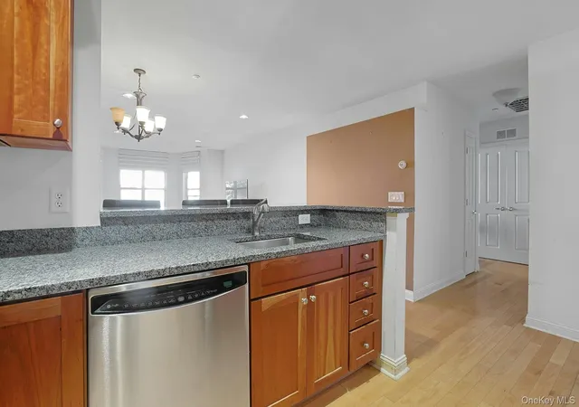 Photo 4 of Condo for sale at 3306 Leeward Dr, Haverstraw, NY 10927 | MLS# 1059754 | Listing updated on 2026-10-21