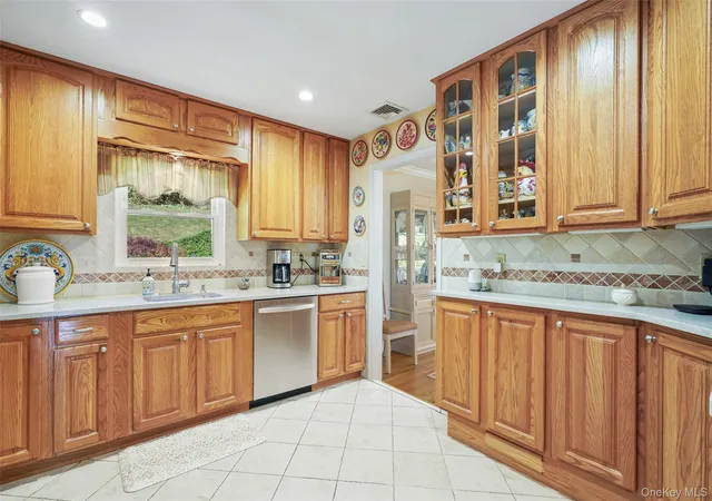 Photo 4 of Single family home for sale at 130 Harris Rd, Bedford, NY 10536 | MLS# 1059795 | Listing updated on 2026-10-28