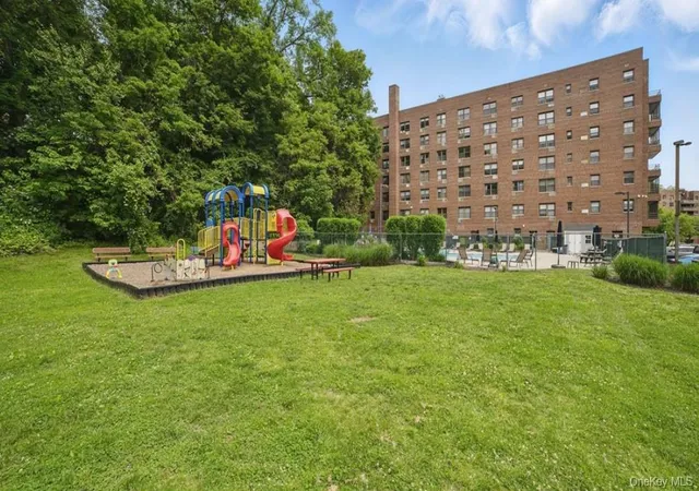 Photo 4 of House for sale at 60 Barker St #617, Mount Kisco, NY 10549 | MLS# 1059799 | Listing updated on 2026-10-23