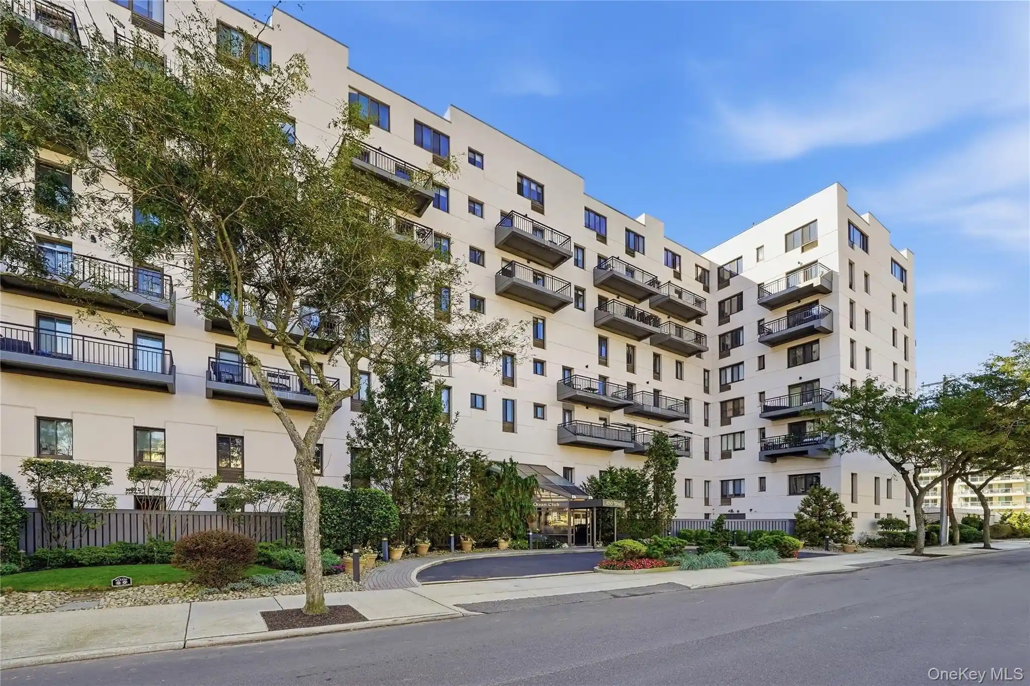 Listing Photo 1 - Condo for sale in 100 W Broadway located at 100 W Broadway, Hempstead, NY 11561 - Unit #6Q