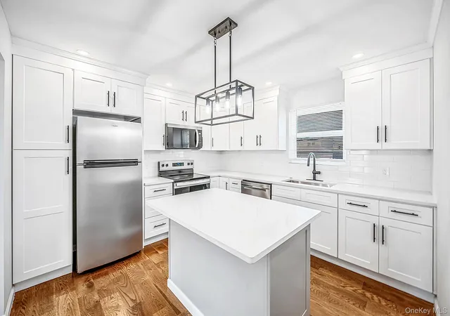 Photo 3 of Single family home for sale at 23 Bogart St, Huntington, NY 11746 | MLS# 1059831 | Listing updated on 2026-10-08