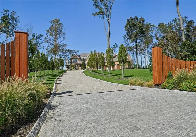 Photo 3 of Mansion for sale at 1 Hunters Way, Saint James, NY 11780 | MLS# 1059832 | Listing updated on 2026-10-09