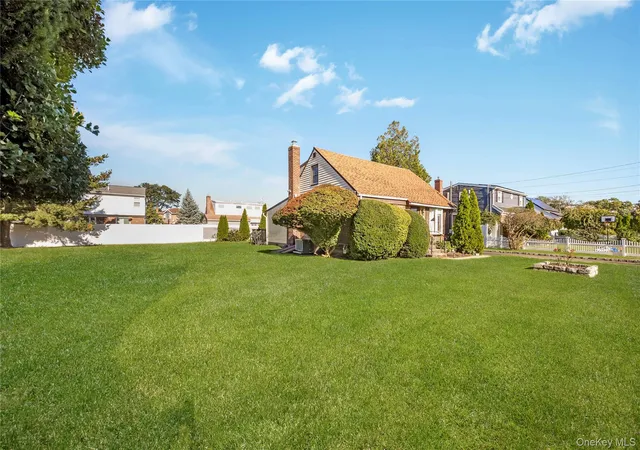 Photo 3 of Single family home for sale at 521 Patterson St, Hempstead, NY 11554 | MLS# 1059843 | Listing updated on 2026-10-08