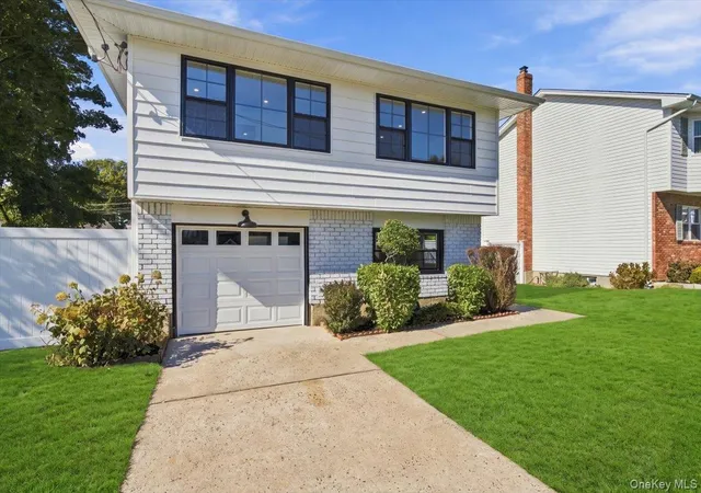 Photo 1 of Single family home for sale at 9 John St, Bethpage, NY 11714 | MLS# 1059847 | Listing updated on 2026-10-08