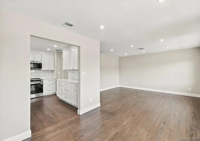 Photo 4 of Single family home for sale at 9 John St, Bethpage, NY 11714 | MLS# 1059847 | Listing updated on 2026-10-08