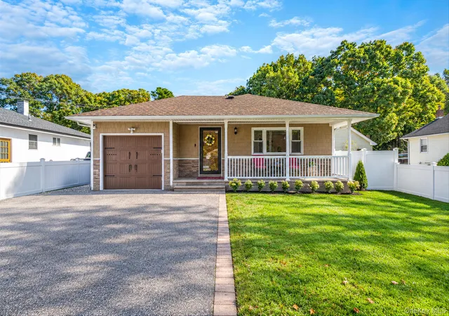 Photo 2 of Single family home for sale at 177 N Evergreen Dr, Selden, NY 11784 | MLS# 1059878 | Listing updated on 2026-10-07