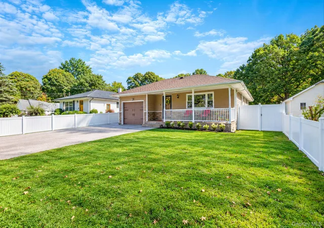 Photo 3 of Single family home for sale at 177 N Evergreen Dr, Selden, NY 11784 | MLS# 1059878 | Listing updated on 2026-10-07