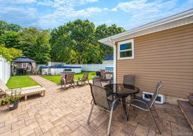 Photo 4 of Single family home for sale at 177 N Evergreen Dr, Selden, NY 11784 | MLS# 1059878 | Listing updated on 2026-10-08