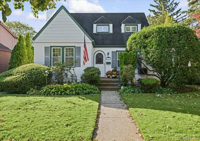 Photo 1 of Single family home for sale at 1956 Old Ml Rd, Hempstead, NY 11566 | MLS# 1059901 | Listing updated on 2026-10-08