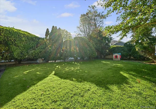 Photo 27 of Single family home for sale at 1956 Old Ml Rd, Hempstead, NY 11566 | MLS# 1059901 | Listing updated on 2026-10-08