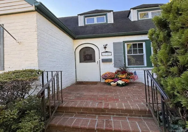 Photo 2 of Single family home for sale at 1956 Old Ml Rd, Hempstead, NY 11566 | MLS# 1059901 | Listing updated on 2026-10-08