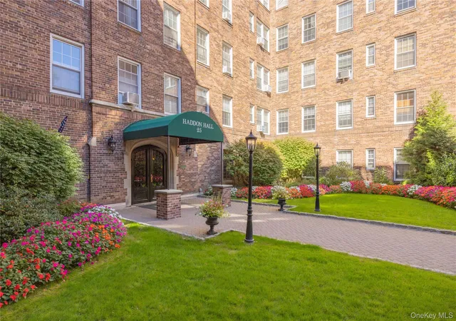 Photo 2 of Condo for sale at 25 Parkview Ave #2M, Bronxville, NY 10708 | MLS# 1059905 | Listing updated on 2026-10-08