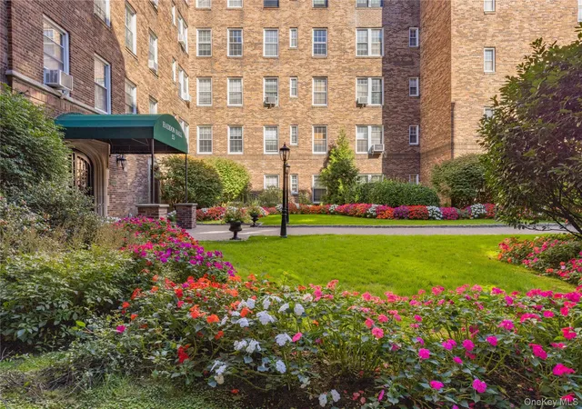 Photo 3 of Condo for sale at 25 Parkview Ave #2M, Bronxville, NY 10708 | MLS# 1059905 | Listing updated on 2026-10-08