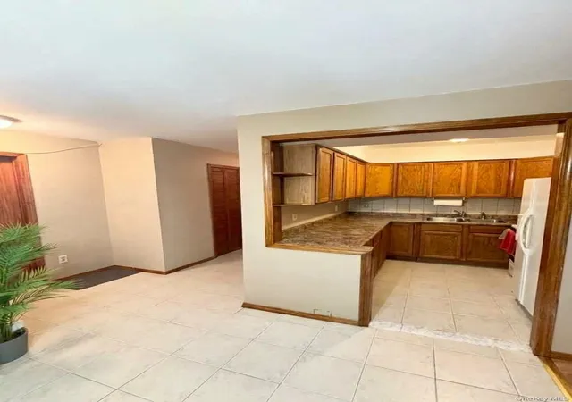 Listing Photo 5 - Condo for sale in building located at 1001 Cherry Hl Dr, Poughkeepsie, NY 12603 - Unit #1001