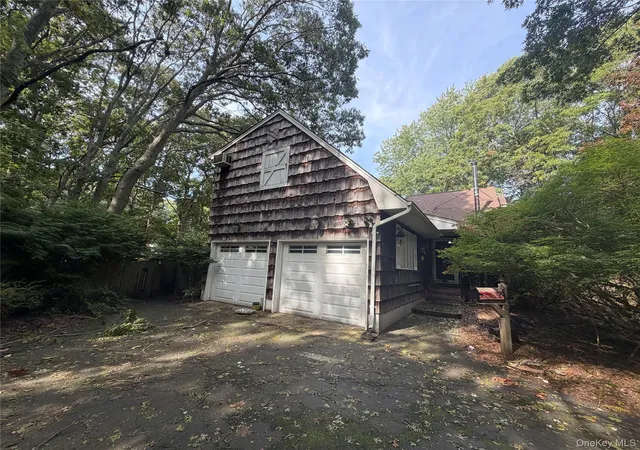 Photo 2 of Single family home for sale at 80 Woodacres Rd, Patchogue, NY 11772 | MLS# 1059944 | Listing updated on 2026-10-07