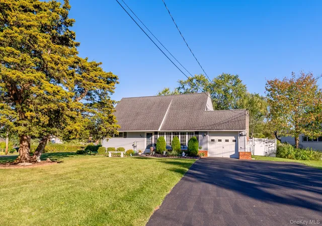 Single family home for sale at 20 Meadowbrook Dr, Kingston, NY 12401 | MLS# 1059959