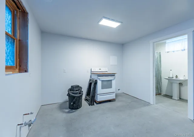 Photo 4 of Single family home for sale at 35 Rock St, Kingston, NY 12401 | MLS# 1059960 | Listing updated on 2026-10-09