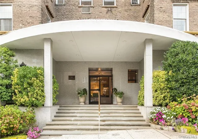 Photo 2 of Condo for sale at 16 N Chatsworth Ave #712, Mamaroneck, NY 10538 | MLS# 1059966 | Listing updated on 2026-10-25
