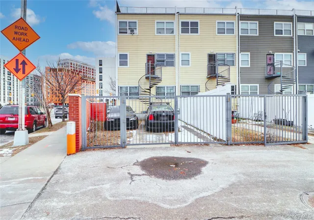 Listing Photo 4 - Condo for sale in building located at 639 Vandalia Ave, Brooklyn, NY 11239