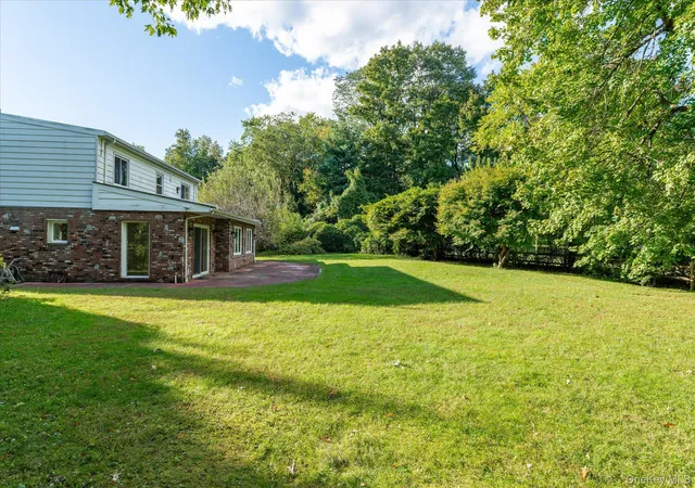 Photo 3 of Single family home for sale at 10 Bell Pl, Rye Brook, NY 10573 | MLS# 1059977 | Listing updated on 2026-10-17