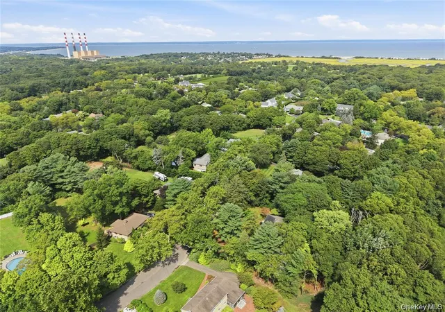 Photo 50 of Single family home for sale at 10 Moonedge Rd, Huntington, NY 11768 | MLS# 1059986 | Listing updated on 2026-10-08