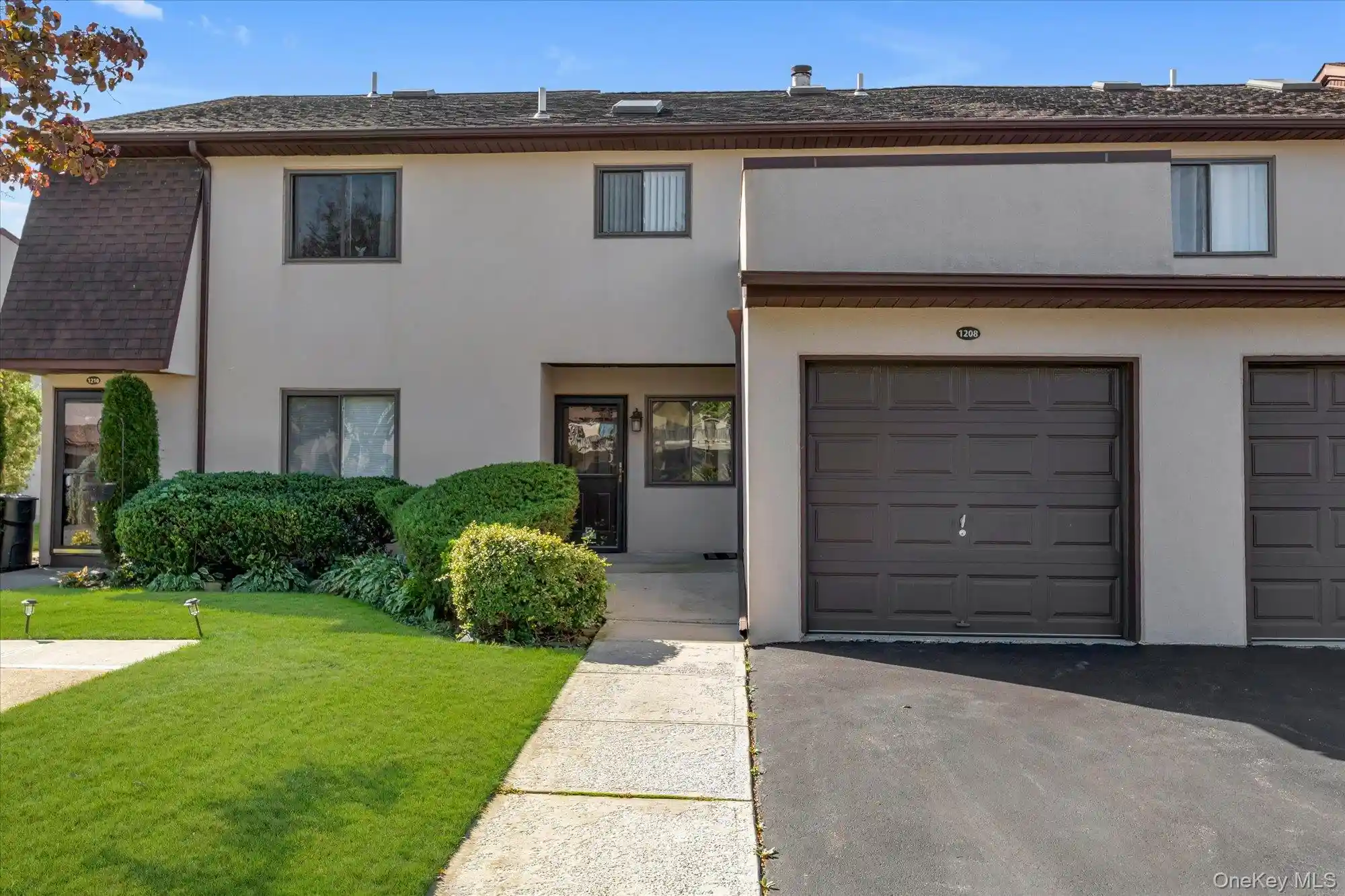 Listing Photo 1 - Condo for sale in 1 Anchorage located at 1 Anchorage, Hempstead, NY 11520 - Unit #1208
