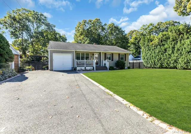 Photo 3 of Single family home for sale at 49 Muriel Pl, Islip, NY 11796 | MLS# 1059995 | Listing updated on 2026-10-08