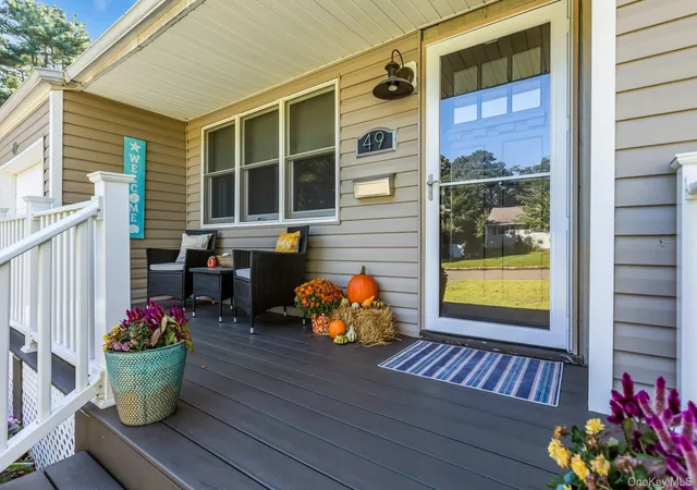 Photo 3 of Single family home for sale at 49 Muriel Pl, Islip, NY 11796 | MLS# 1059995 | Listing updated on 2026-10-08